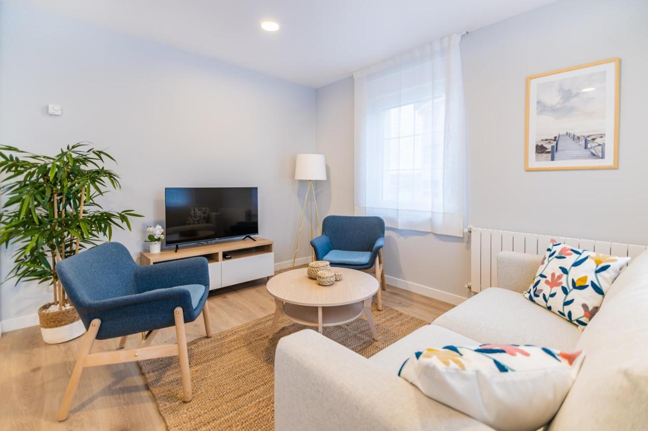 קסטרו אורדיאלס Villa Marta - Apartamentos Centricos Junto Al Mar מראה חיצוני תמונה
