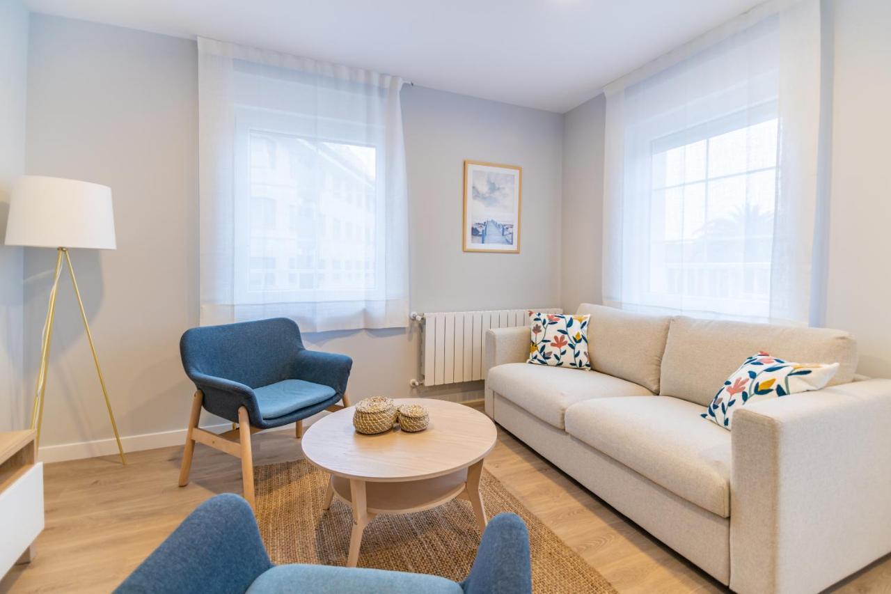 קסטרו אורדיאלס Villa Marta - Apartamentos Centricos Junto Al Mar מראה חיצוני תמונה