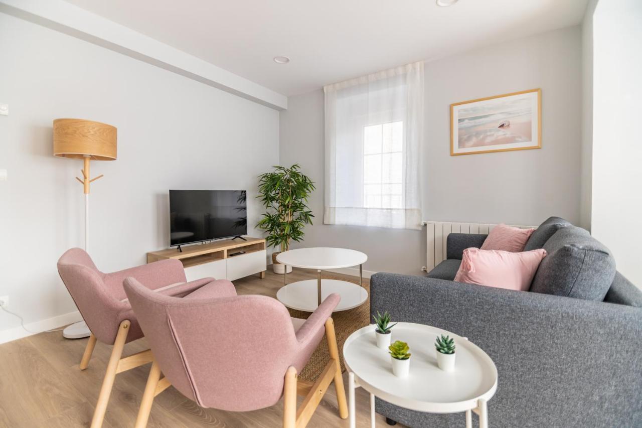 קסטרו אורדיאלס Villa Marta - Apartamentos Centricos Junto Al Mar מראה חיצוני תמונה