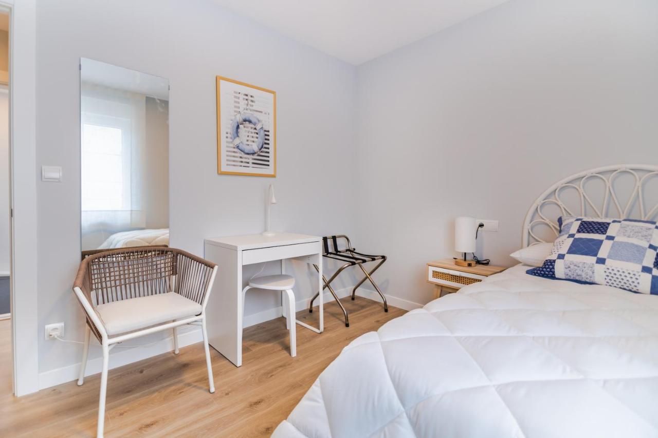 קסטרו אורדיאלס Villa Marta - Apartamentos Centricos Junto Al Mar מראה חיצוני תמונה