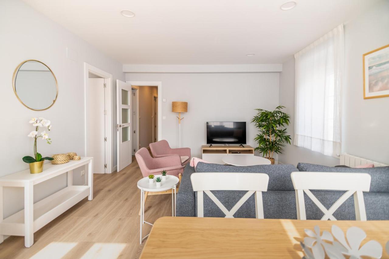 קסטרו אורדיאלס Villa Marta - Apartamentos Centricos Junto Al Mar מראה חיצוני תמונה